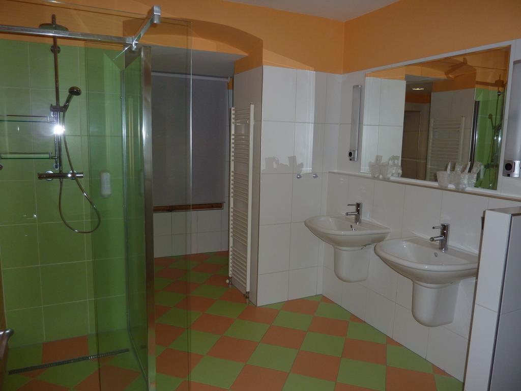Apartments And Suites Kremnica Δωμάτιο φωτογραφία